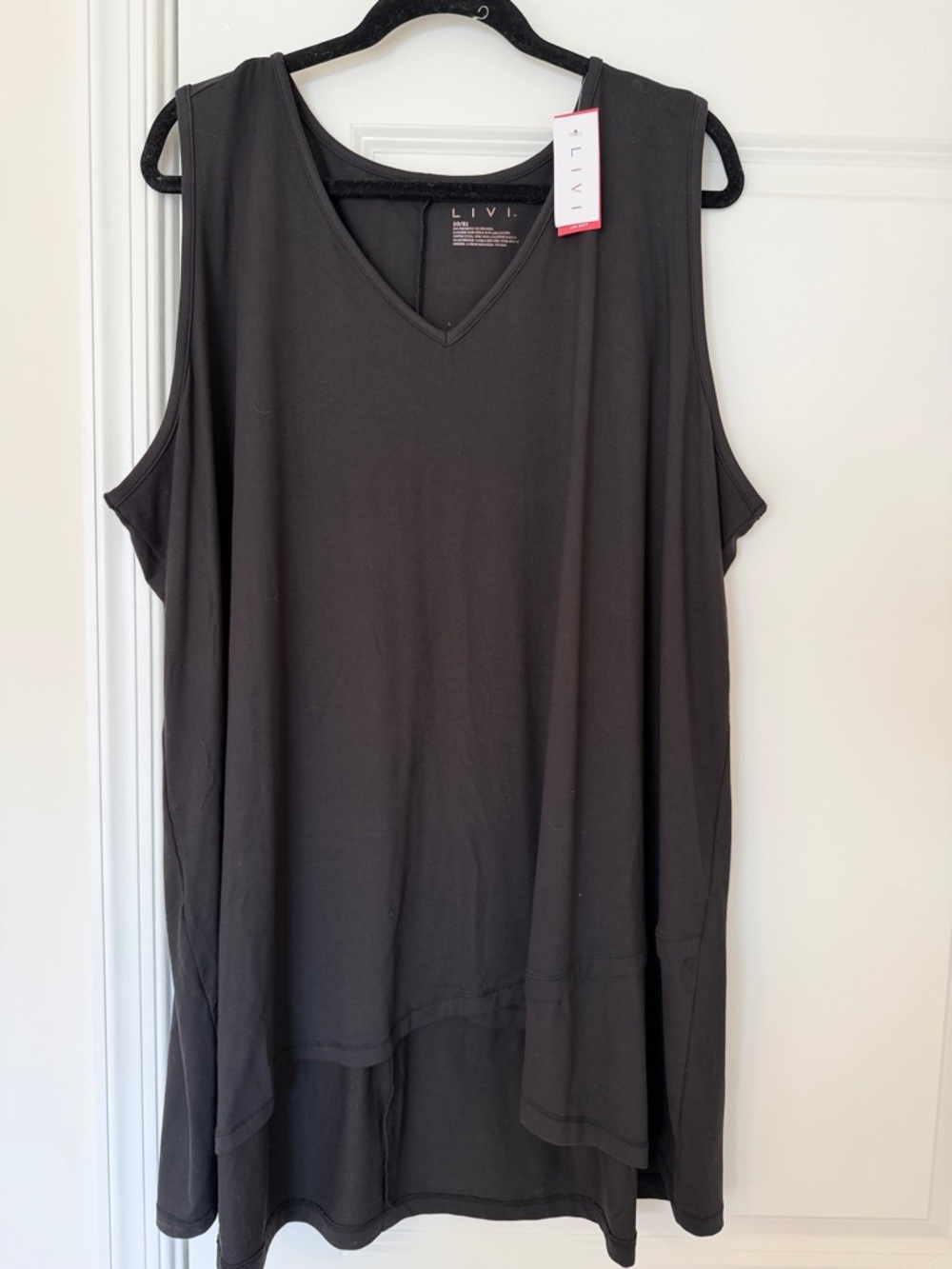 NWT Livi Active Black V-Neck Sleeveless Women's Top